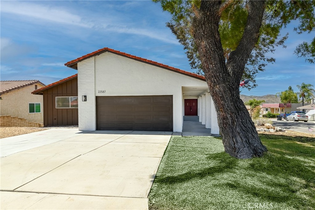 22587 Canyon Lake Dr S Drive S