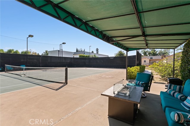 Detail Gallery Image 25 of 31 For 22639 Calvert St #F,  Woodland Hills,  CA 91367 - 1 Beds | 1 Baths