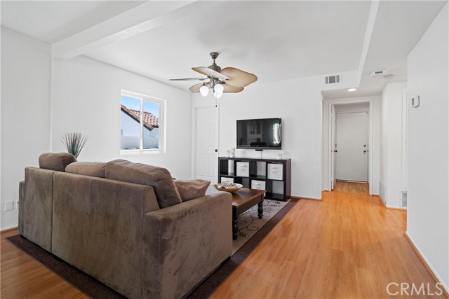 1605 Kings Road, Palmdale CA: https://media.crmls.org/medias/b2bfa491-6c2e-48f2-b27f-dfbd5ea33356.jpg