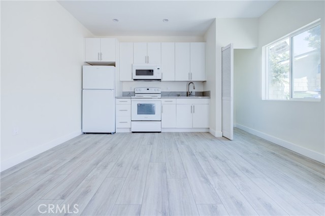 Detail Gallery Image 15 of 23 For 2947 West Blvd #1,  Los Angeles,  CA 90016 - 3 Beds | 2 Baths