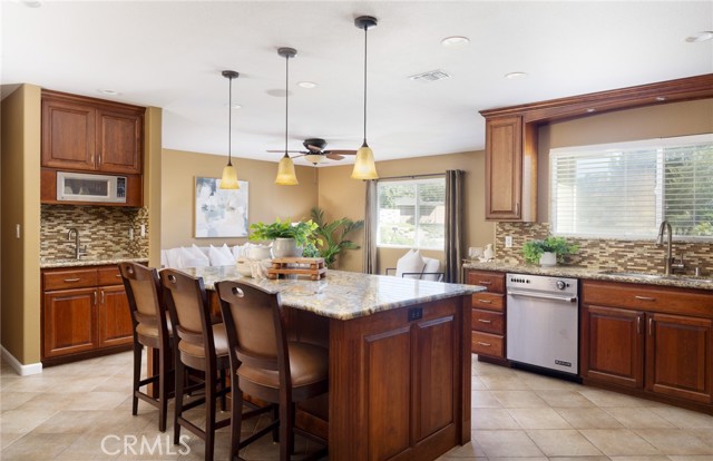 1032 Saint John Place, North Tustin CA: https://media.crmls.org/medias/b2bfb42f-512d-4560-97d9-14c95e4b2746.jpg