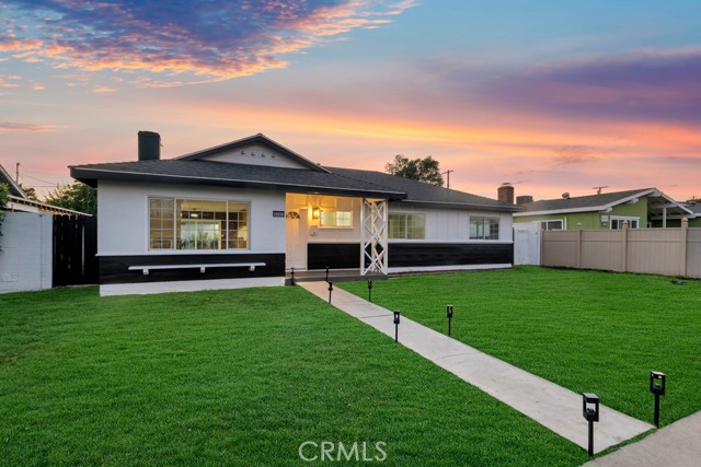 8547 Tampa Avenue, Northridge CA: https://media.crmls.org/medias/b2bfbcb9-0991-42ba-98ab-37a48c17c021.jpg