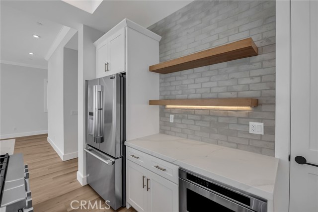 Detail Gallery Image 14 of 63 For 2304 Harriman Ln a,  Redondo Beach,  CA 90278 - 4 Beds | 3/1 Baths