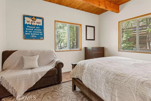 Detail Gallery Image 14 of 16 For 43869 Mendocino Dr, Big Bear Lake,  CA 92315 - 3 Beds | 2 Baths