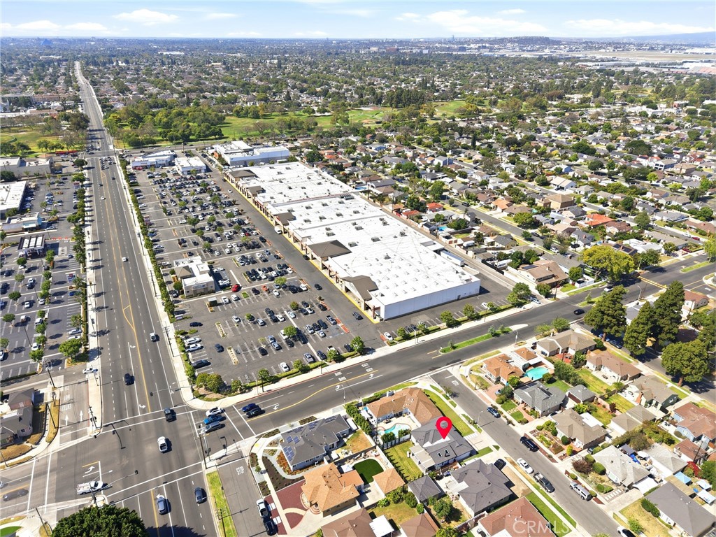 https://media.crmls.org/medias/b2c1d355-ba25-4501-8a5d-e3ba874ecfeb.jpg?preset=X-Large