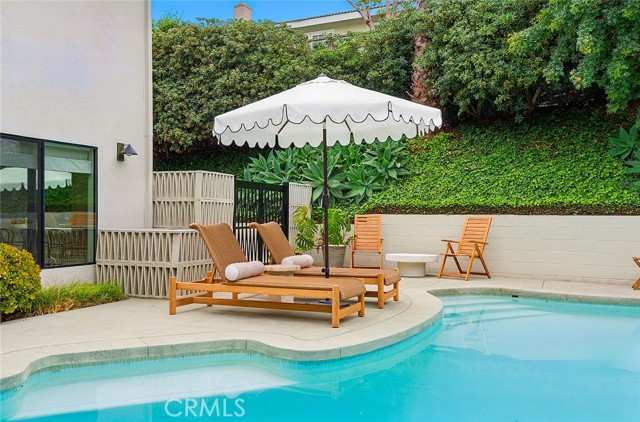 6360 E Vera Crest Drive, Long Beach CA: https://media.crmls.org/medias/b2c1d430-1020-43b7-a908-6fe1472a6ea1.jpg