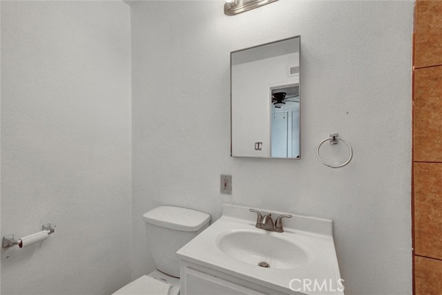 7311 Clarkson Avenue, Cudahy CA: https://media.crmls.org/medias/b2c26716-f518-4ec5-8154-c0670612b97a.jpg