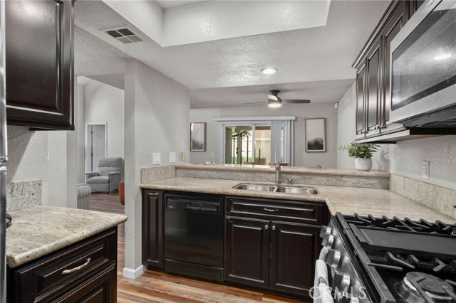 Detail Gallery Image 13 of 26 For 10634 Countryside Dr, Rancho Cucamonga,  CA 91730 - 3 Beds | 2/1 Baths