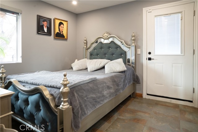 Detail Gallery Image 15 of 38 For 6930 Balcom, Reseda,  CA 91335 - 7 Beds | 6 Baths