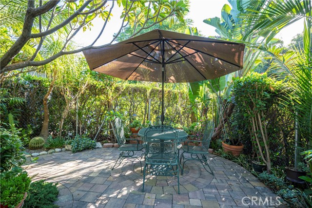 Detail Gallery Image 6 of 59 For 4835 Nob Hill Dr, Los Angeles,  CA 90065 - 3 Beds | 2 Baths