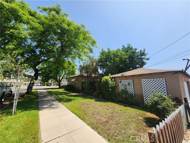 11820 Victory Boulevard, North Hollywood CA: https://media.crmls.org/medias/b2c3c8c5-0b01-40c2-bb5b-60d191a13734.jpg