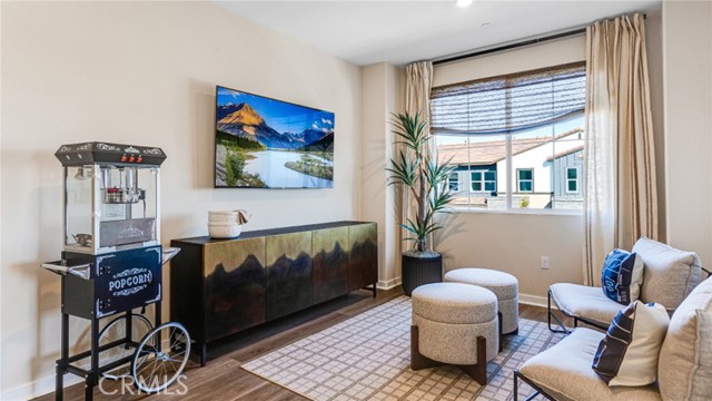 Detail Gallery Image 5 of 23 For 2811 E Amberley Privado, Ontario,  CA 91762 - 3 Beds | 2/1 Baths