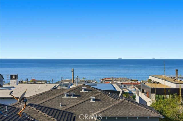 Detail Gallery Image 17 of 38 For 633 12th Street, Manhattan Beach,  CA 90266 - 5 Beds | 5/1 Baths