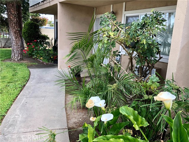 415 N Clark Street B Orange, California Great Location 2BD, 1.5 BA Condo. Rare opportunity to live close to Chapman University and the Orange Circle. It is also near to freeways, 22,57 and the 5 interchange. On your free time enjoy the fun atmosphere of the shops and restaurants at the Orange Circle or the nearby parks. Nice private patio for you to enjoy a meal or sunbathe. Little patch of grass for your furry family member. Sliders in the bedroom and kitchen gives the outdoor space easy access. HOA include pool, spa and bbq. Detached single car garage and unassigned parking spot in back.
