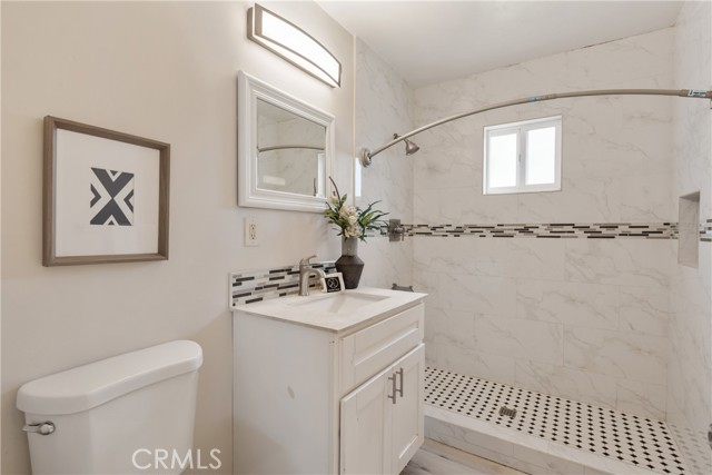 518 S Forest Avenue, Santa Ana CA: https://media.crmls.org/medias/b2c442e5-7008-41d4-9d16-076a14bda4f7.jpg