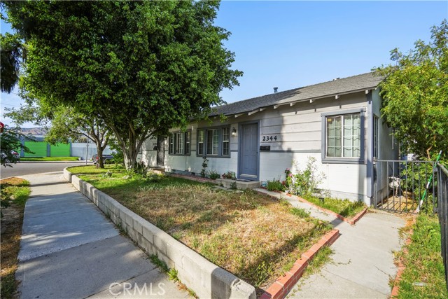 Detail Gallery Image 6 of 9 For 2344 N Niagra, Burbank,  CA 91504 - – Beds | – Baths