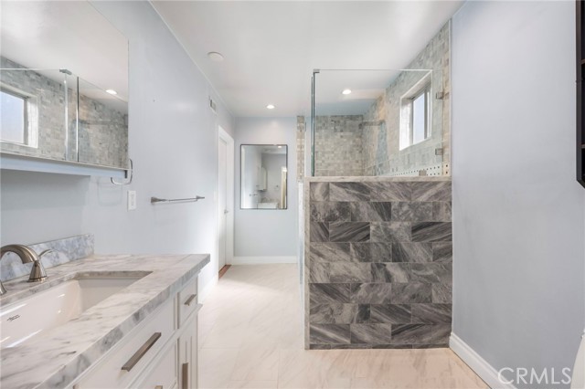 Detail Gallery Image 15 of 24 For 9813 Rhea, Northridge,  CA 91324 - 4 Beds | 2 Baths