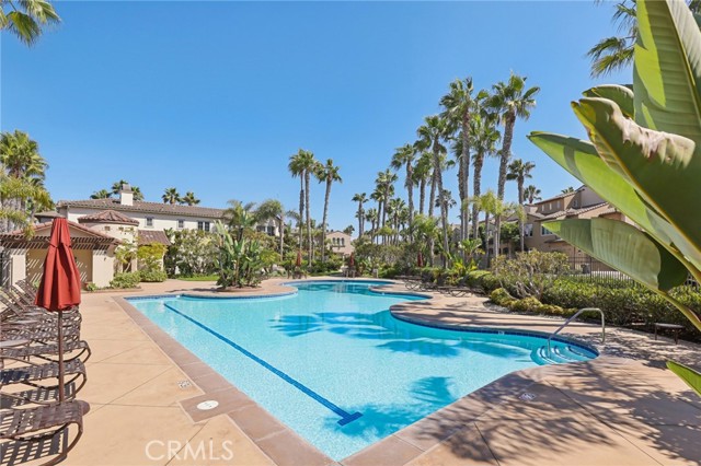 21254 Lorca Circle, Huntington Beach CA: https://media.crmls.org/medias/b2c50263-cdbe-4905-a98f-ed5f3f282a5e.jpg
