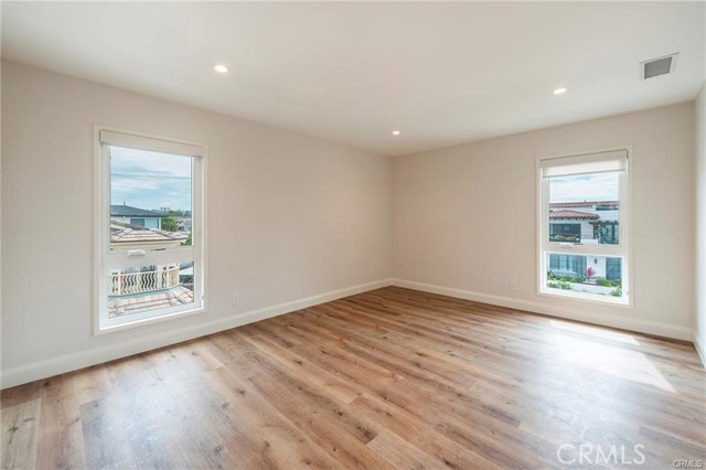 Image 1 of 42 For 140 Acacia  11