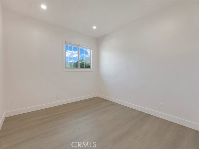 Detail Gallery Image 12 of 34 For 22222 Vanowen, Woodland Hills,  CA 91303 - 5 Beds | 2 Baths