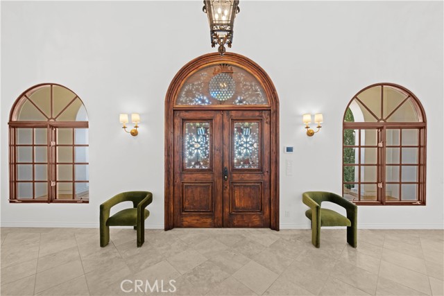 2347 E Valley Road, Montecito CA: https://media.crmls.org/medias/b2c8d3b8-41c0-48bf-822c-1a2fbf755edc.jpg