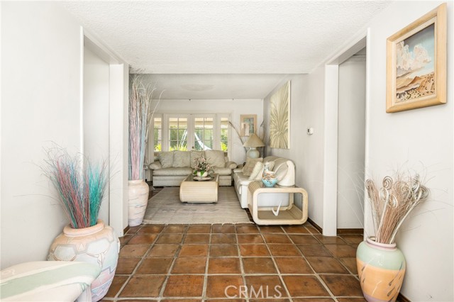 Detail Gallery Image 10 of 37 For 13382 Mount Hood Dr, North Tustin,  CA 92705 - 4 Beds | 3 Baths