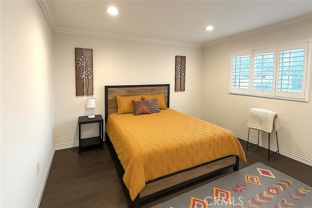 20283 Lorenzana Drive, Woodland Hills CA: https://media.crmls.org/medias/b2c98cc2-91f9-47c1-b463-842c9b575413.jpg
