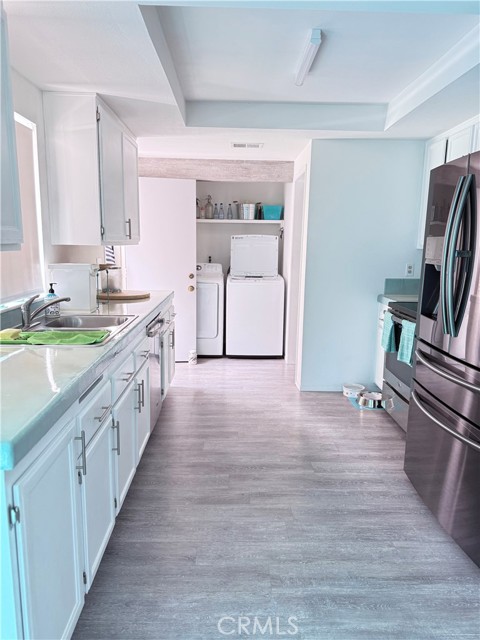 Detail Gallery Image 3 of 11 For 950 Quarterhorse, Oak Park,  CA 91377 - 2 Beds | 2 Baths