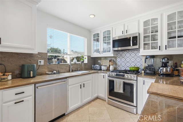 Detail Gallery Image 8 of 43 For 6443 Gross Ave, West Hills,  CA 91307 - 3 Beds | 2 Baths