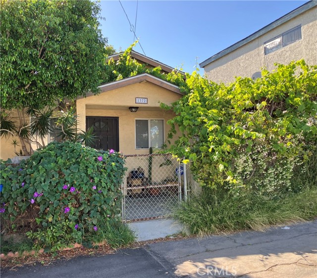 1372 Grand AVE