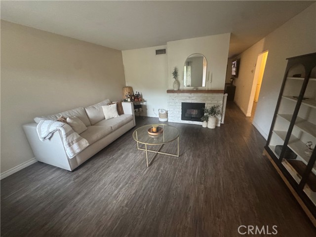 Detail Gallery Image 5 of 17 For 2032 E Stearns Ave, Orange,  CA 92866 - – Beds | – Baths