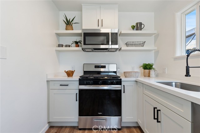 5536 Linden Avenue, Long Beach CA: https://media.crmls.org/medias/b2cacfcd-f6b1-412b-ba9a-e74b5ad1d6d1.jpg