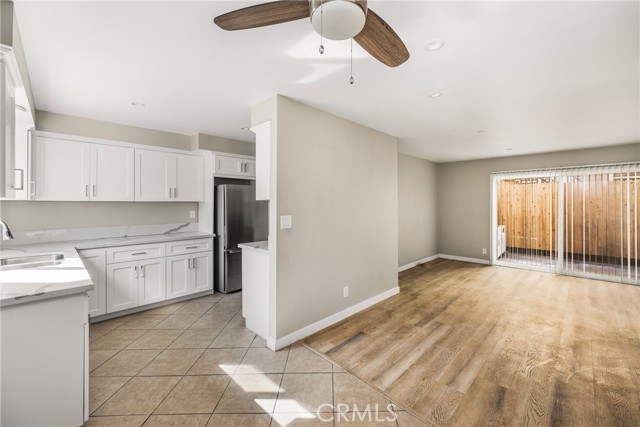 Detail Gallery Image 9 of 17 For 121 S Illinois St #2,  Anaheim,  CA 92805 - 2 Beds | 1 Baths