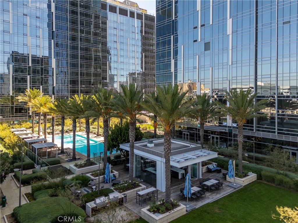 https://media.crmls.org/medias/b2cb14ed-1a3b-4255-95b7-973cbaff959d.jpg?preset=X-Large