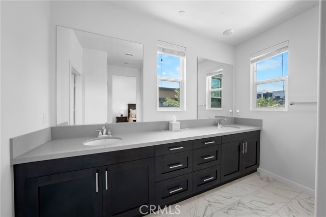 710 S Grable Circle, Orange CA: https://media.crmls.org/medias/b2cb362d-d8e7-4399-9ef3-3196c1153745.jpg