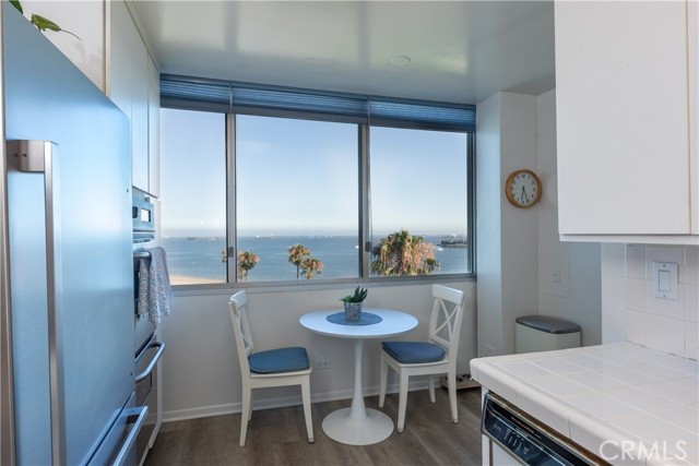 2999 E Ocean Blvd, Long Beach CA: https://media.crmls.org/medias/b2cbc357-5302-440d-85bb-05fc12e790ed.jpg