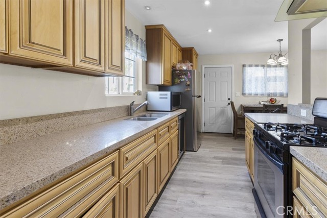 Detail Gallery Image 7 of 18 For 1386 E 6th, Ontario,  CA 91764 - 3 Beds | 1/1 Baths