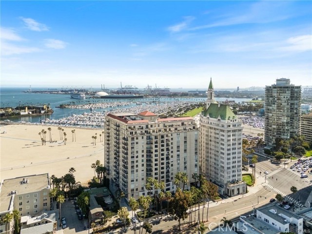 850 E Ocean Boulevard, Long Beach CA: https://media.crmls.org/medias/b2cc7903-2b5d-48e9-9359-78e655be6847.jpg
