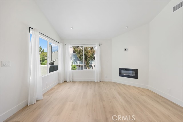 309 Deerfield, Irvine CA: https://media.crmls.org/medias/b2cca254-2bdd-4dd5-a8c9-ba2beb48b8f0.jpg
