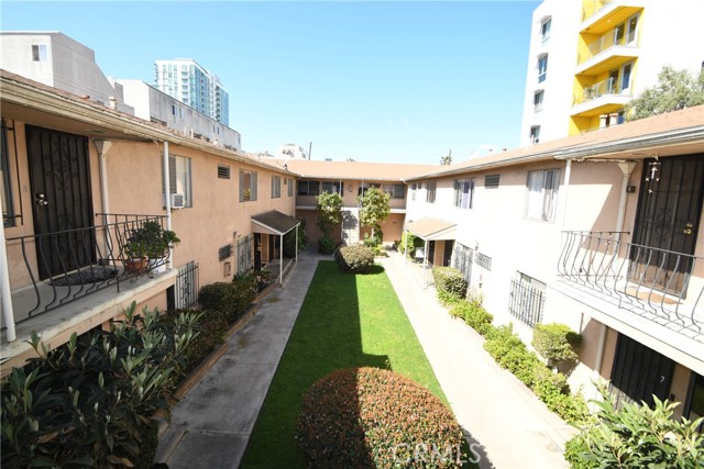 Detail Gallery Image 11 of 22 For 333 Linden Ave #19,  Long Beach,  CA 90802 - 2 Beds | 1 Baths