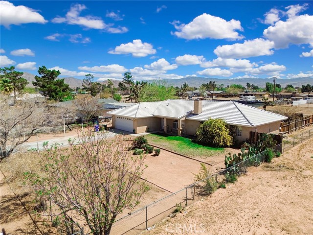 21919 Standing Rock Avenue, Apple Valley CA: https://media.crmls.org/medias/b2cd05fa-4814-4106-97db-bffd9def05ed.jpg