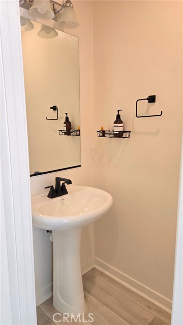 Detail Gallery Image 12 of 41 For 906 Lemon Dr, Pomona,  CA 91768 - 3 Beds | 2/1 Baths