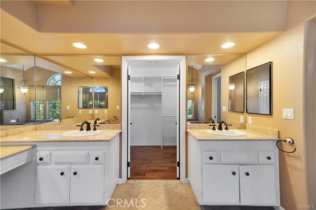 3955 Poppyseed Place, Calabasas CA: https://media.crmls.org/medias/b2cdac06-c84d-4a4e-9682-09dc4572fc97.jpg