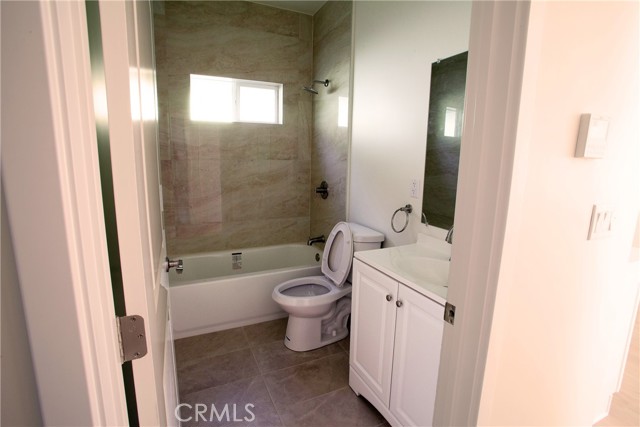 Detail Gallery Image 10 of 11 For 2253 Catalina St, Burbank,  CA 91504 - 2 Beds | 2 Baths