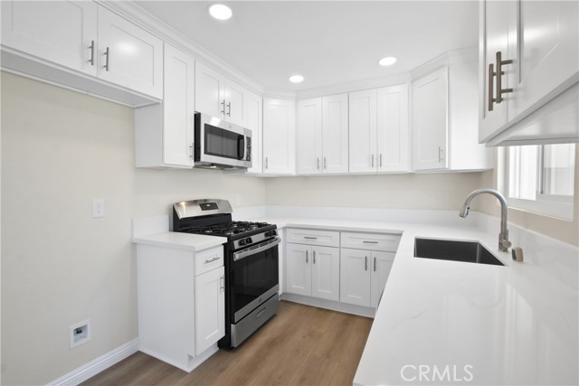 Detail Gallery Image 7 of 21 For 1683 Lark, Corona,  CA 92882 - 4 Beds | 1/1 Baths