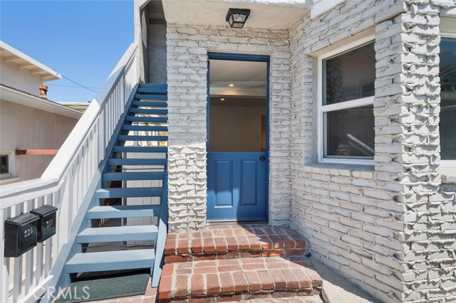 225 42nd Street, Manhattan Beach CA: https://media.crmls.org/medias/b2cf0986-98d9-4dc1-9cd5-773029d15d5e.jpg