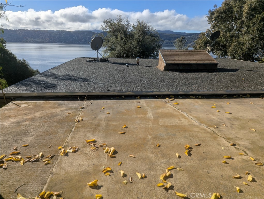 https://media.crmls.org/medias/b2cf74c5-4bb5-44e9-8105-cd776f1b8b41.jpg?preset=X-Large