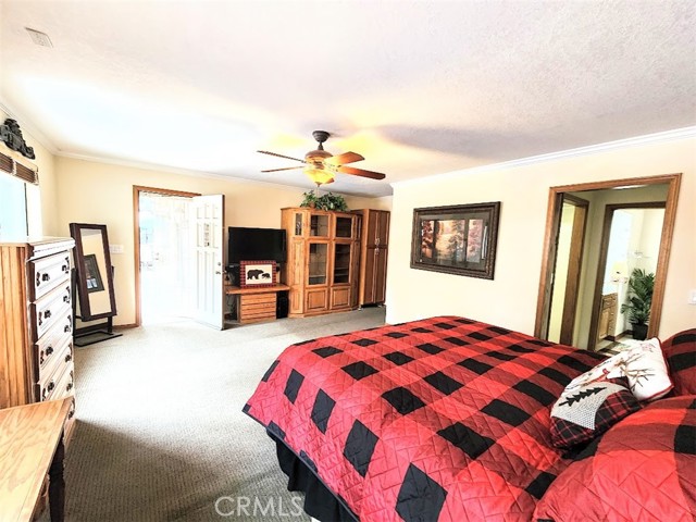 Detail Gallery Image 11 of 39 For 41984 Mapleleaf Dr, Big Bear Lake,  CA 92315 - 4 Beds | 2/1 Baths