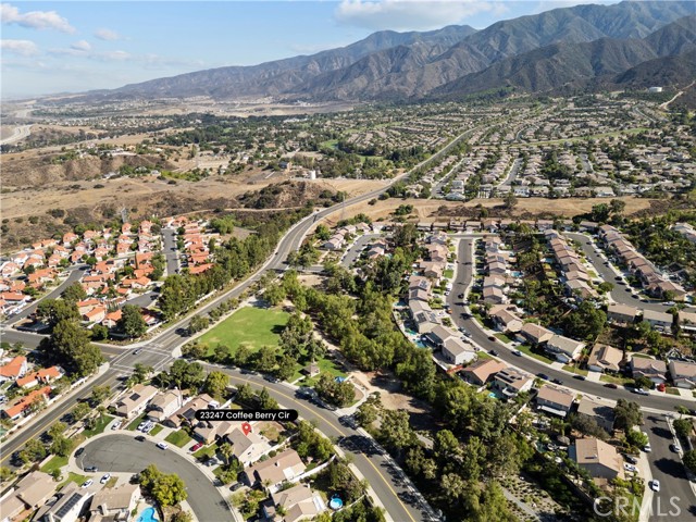 23247 Coffee Berry Circle, Corona CA: https://media.crmls.org/medias/b2cfbb2b-688e-4043-9300-e618d875f9f9.jpg
