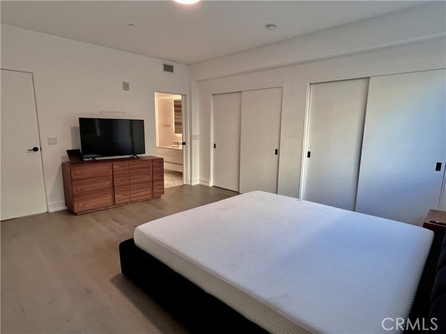 Detail Gallery Image 14 of 26 For 1345 Havenhurst Dr #4,  West Hollywood,  CA 90046 - 2 Beds | 2/1 Baths